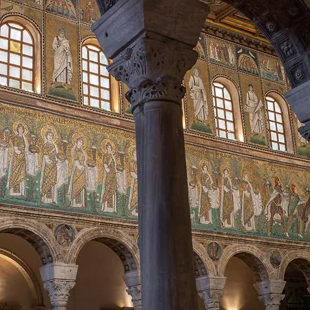 Pascoli 21/a Apartman *